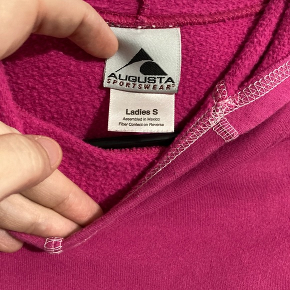 Tri County golf course women’s size small hoodie excellent condition - Picture 8 of 9